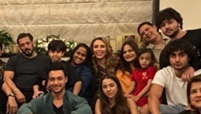 Salman Khan Celebrates Rumoured GF Lulia Vantur’s Birthday With His Family, Photo Go Viral; See Here - News18
