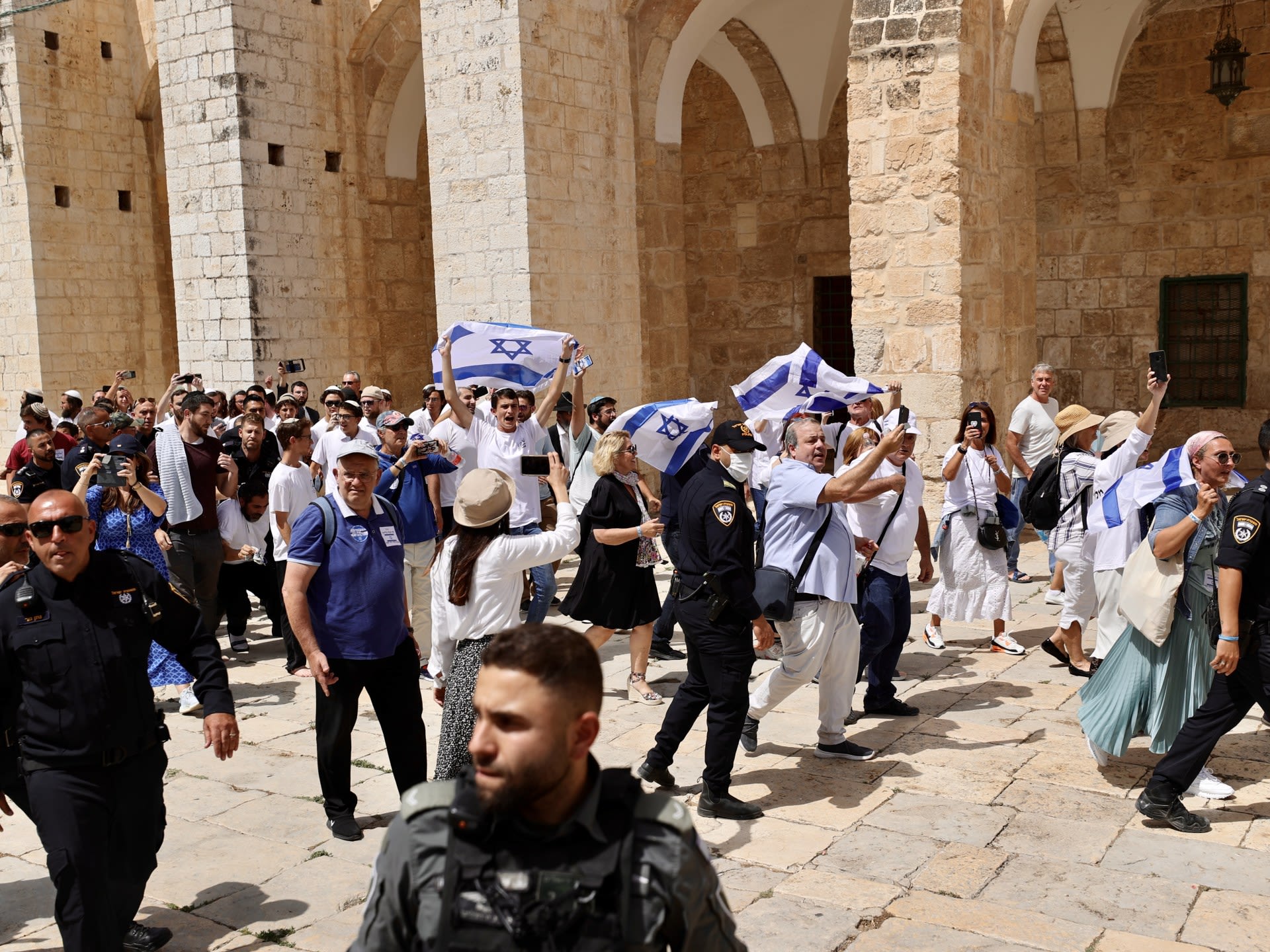 Israeli crowds storm Al-Aqsa Mosque, West Bank villages, on Jewish holiday