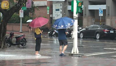 隔天颱風假！櫃姐冒風雨上班「整棟樓卻沒人」 超傻眼真相曝光