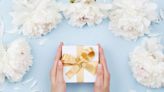Celeb Wedding Planner Mindy Weiss Breaks Down What to Give— and What Not Give When it Comes to Wedding Gifts