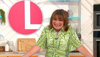 Lorraine Kelly halts ITV show to share personal family news