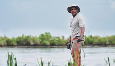 No shield required: 'Captain America' star Anthony Mackie's own super power is swimming with sharks