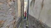La calle más estrecha de Grado: esto es lo que mide el curioso pasadizo que se conserva en la villa