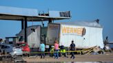 "Los cuerpos los taparon": vecinos viven madrugada de terror tras tornados nocturnos en el norte de Texas