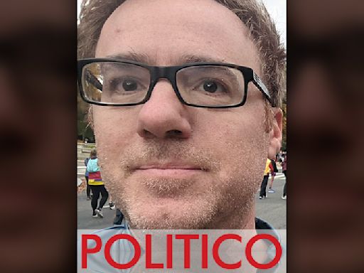 Weird Politico Reporter Offers 'Condolences for Working at the Free Beacon'