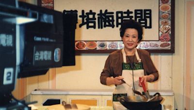 She Taught Generations How to Wield a Wok and a Cleaver