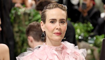 Sarah Paulson Calls Out Actor Who Gave Her Six Pages of Unsolicited Notes: “It Was Outrageous”