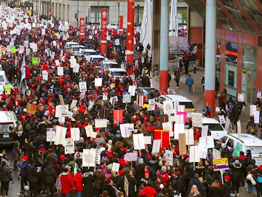 As contract expiration nears, Chicago teachers need a strategy to defeat another sellout