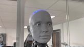 ¿Quién es Ameca? Robot energizado por ChatGPT hace expresiones faciales y habla diferentes idiomas