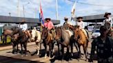 La Nación / Llegaron al país los jinetes uruguayos que venían por Argentina