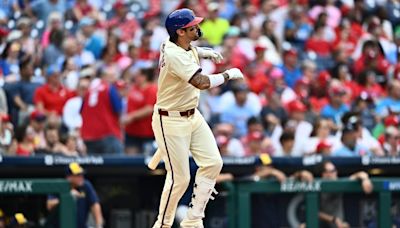 Deadspin | Phillies complete sweep of Brewers thanks to Nick Castellanos