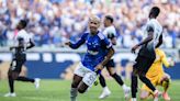 Cruzeiro 3 x 0 Corinthians - Raposa freia reação do Timão e volta a vencer no Brasileirão