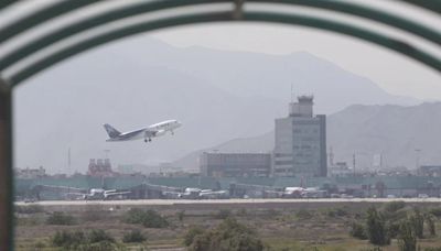 El Gobierno de Perú brinda asistencia e información a turistas afectados por el cierre del Aeropuerto de Lima