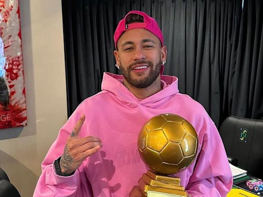 Un salario multimillonario, una colección de autos de lujo y de relojes, un helicóptero y un yate: Todo lo que ha adquirido Neymar durante 14 años en el fútbol