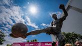 Iniesta ya tiene su estatua en Albacete