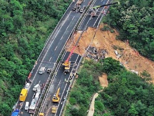 廣東梅龍高速公路坍塌釀24死30傷 途經車主：有車輛掉落起火