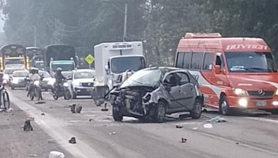 Accidente en vía Ubaté-Zipaquirá deja varios heridos; moto chocó de frente contra carro