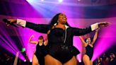 Lizzo roasts fan’s ex while performing on stage (VIDEO)