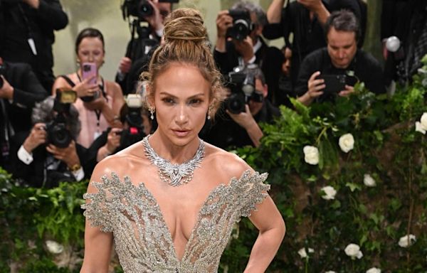 Jennifer Lopez Slammed for Curt Response to Reporter in Viral Met Gala Clip: 'Such a Sweetie'
