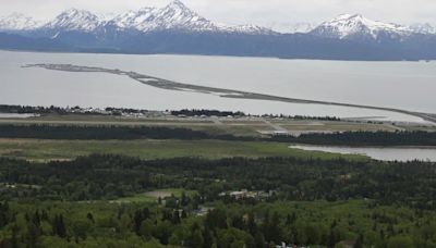 Jóvenes activistas demandaron al gobierno de Alaska por un proyecto de combustibles fósiles que amenaza sus derechos