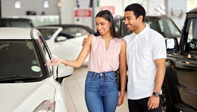 6 Red Flags To Watch Out For at Car Dealerships