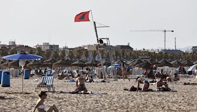 Sobresalto en la Plaza del Cabanyal: bandera roja y desalojo