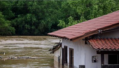 Enchentes no Rio Grande do Sul: água invadiu 301mil casas em cidades e 7,8 mil em área rural