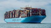 Los ataques hutíes bloquean una ruta vital en el mar Rojo para los portacontenedores de Maersk