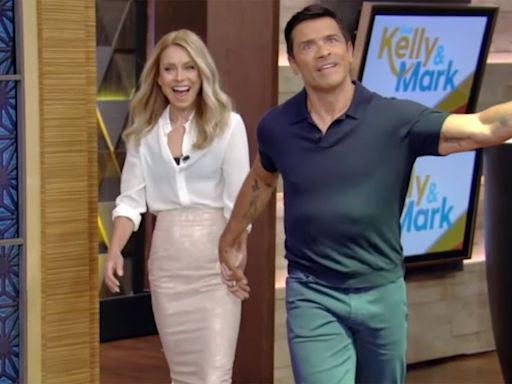 Kelly Ripa Re-Wears Skirt from 20 Years Ago on “Live”: 'We Wedged Me Into It'