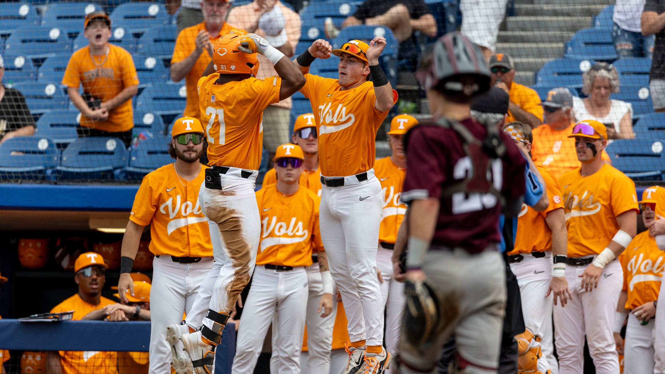 Tennessee baseball shuts down Texas A&M to stay in SEC Tournament