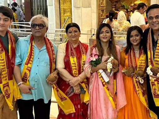 Wagle Ki Duniya cast seeks blessings at Siddhivinayak Temple as the show completes the 1000 episode milestone - Times of India