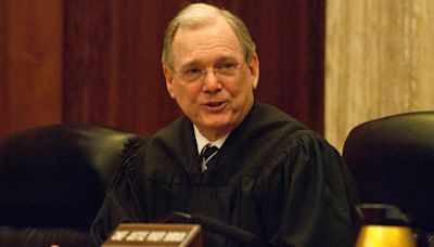 A former Idaho Supreme Court chief justice who was awarded two Purple Hearts has died - East Idaho News