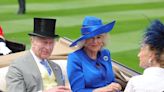 Charles und Camilla beehren Royal Ascot am Eröffnungstag