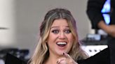 Kelly Clarkson ‘Flaunting’ Her Bare Feet at Work Is Causing a Stink: There’s ‘Tension Brewing’