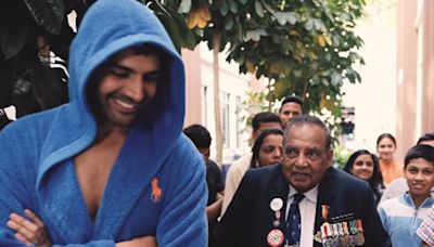 Kartik Aaryan shares video of meeting Murlikant Petkar during ‘Chandu Champion’ shoot, says ‘Actor banna safal ho gaya’