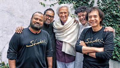 Las nuevas exploraciones indo-jazz de John McLaughlin con Shakti