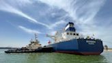 Reanuda tráfico en Canal de Suez tras falla de buque petrolero