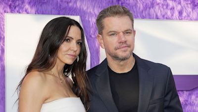 Matt Damon y su mujer, Luciana Barroso, evacuados de una playa de Mikonos por amenaza de bomba