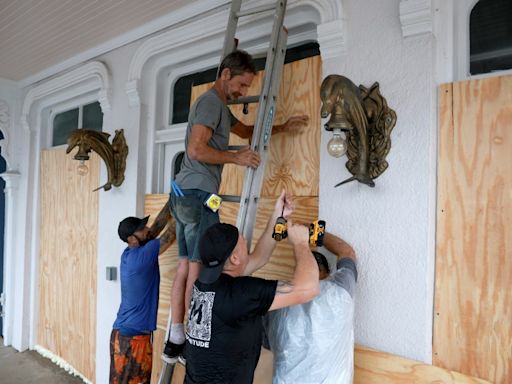 Tormenta tropical Debby amenaza con "inundaciones catastróficas" a su paso por Florida