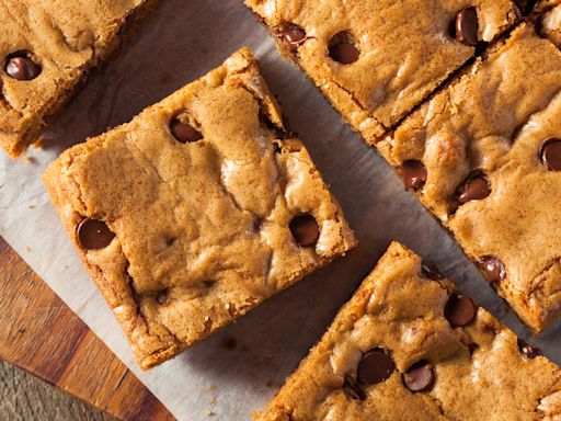 Why It's Absolutely Crucial To Use Melted Butter In Blondies