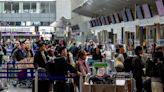 Check-in, Kontrolle, Gepäck: So verhält man sich am Flughafen richtig