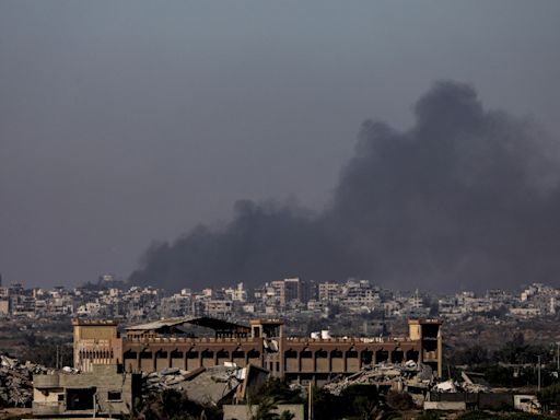 Mueren trece gazatíes en un nuevo bombardeo israelí contra la "zona humanitaria" de Mawasi