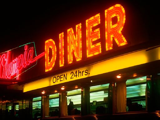 Iconic 50s diner where De Niro movie was shot is listed for sale