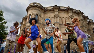 What to Expect for the Culture-thon the Edinburgh International Festival and Its Wilder Cousin, Fringe