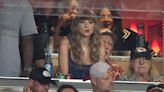 La 'suerte Swift' está de vuelta: Taylor Swift acompaña a Travis Kelce en el debut de los Chiefs