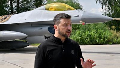 Volodymyr Zelensky officialise l'arrivée des premiers avions F-16 en Ukraine