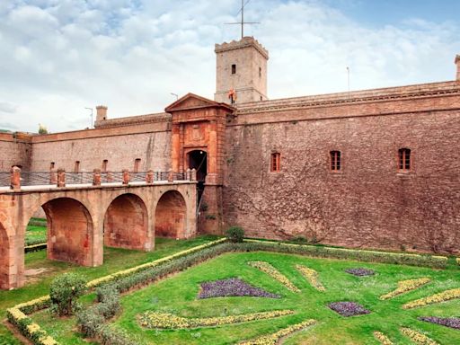El impresionante castillo que está dentro de la ciudad de Barcelona y fue una prisión militar durante años
