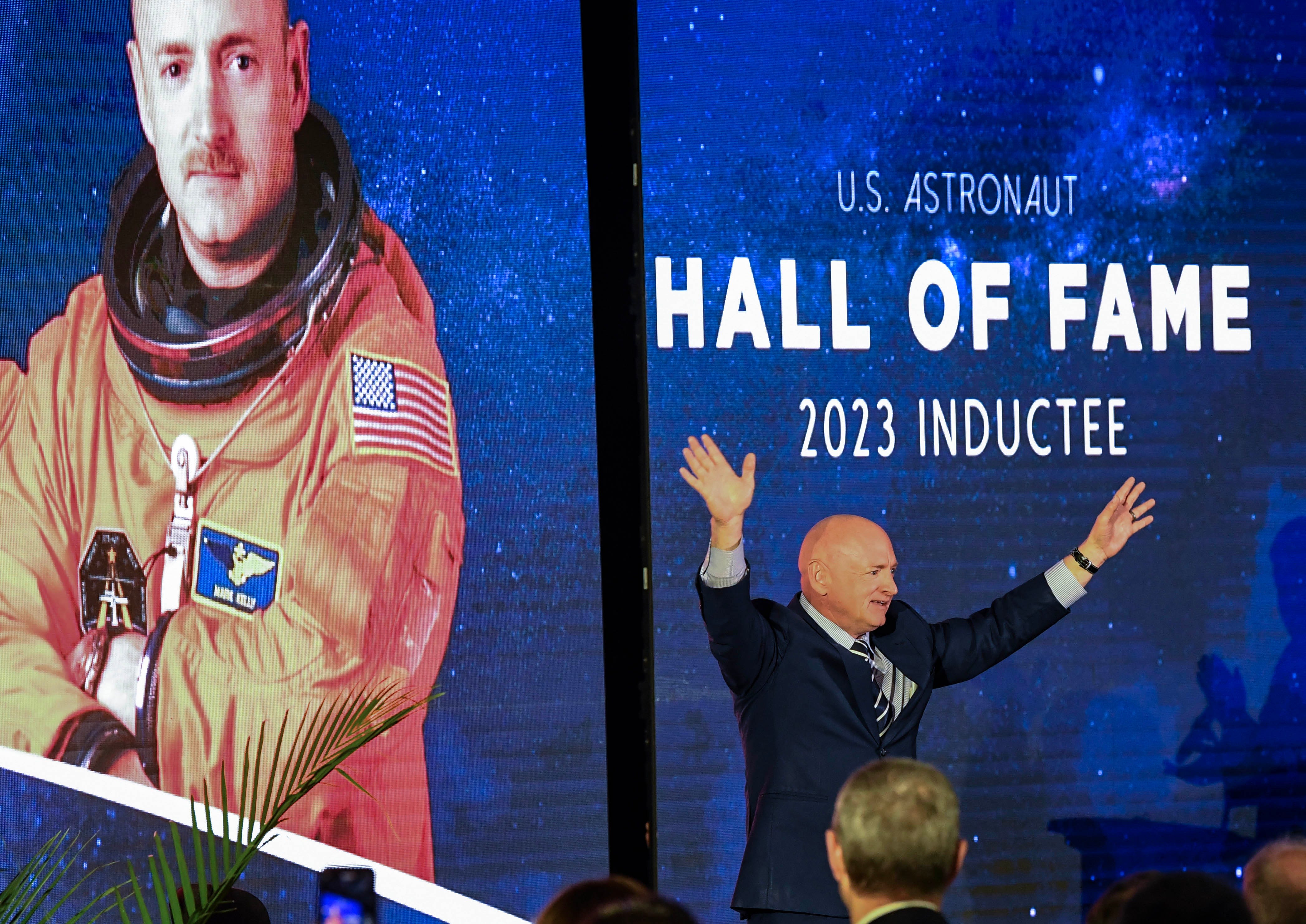 Possible VP pick Mark Kelly has Florida ties, along with his twin and fellow astronaut