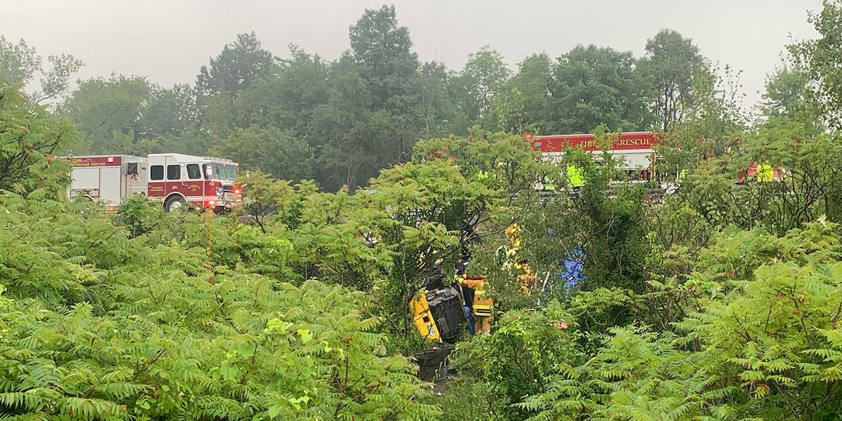 Waterbury crash closes down 1 lane of Interstate 89