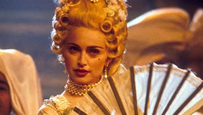 Vestida de Frida Kahlo, Salma Hayek fue la invitada especial de Madonna en su último concierto en CDMX